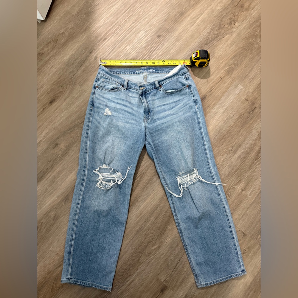Old navy mid-rise boyfriend jeans